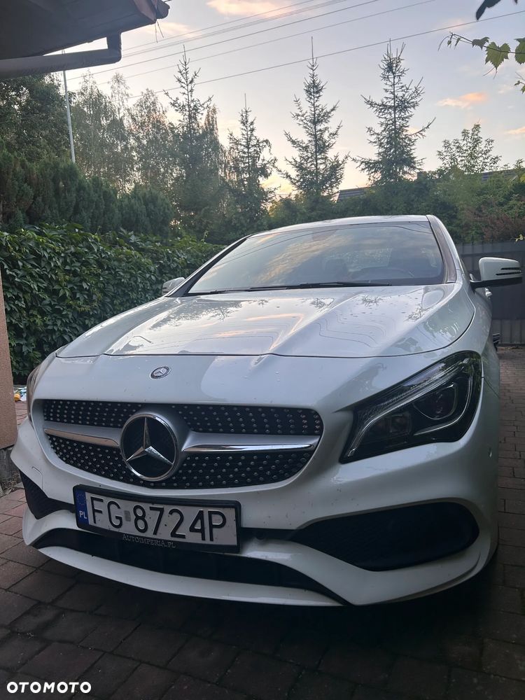 Mercedes-Benz CLA 220 4-Matic AMG Line - 9