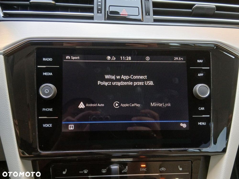 Volkswagen Passat 2.0 TDI Elegance DSG - 29