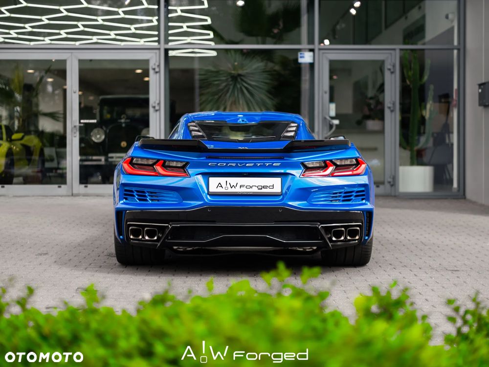 Chevrolet Corvette - 10