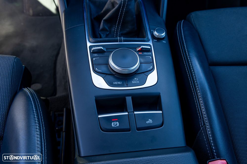 Audi A3 Cabrio 1.6 TDi S-line - 24
