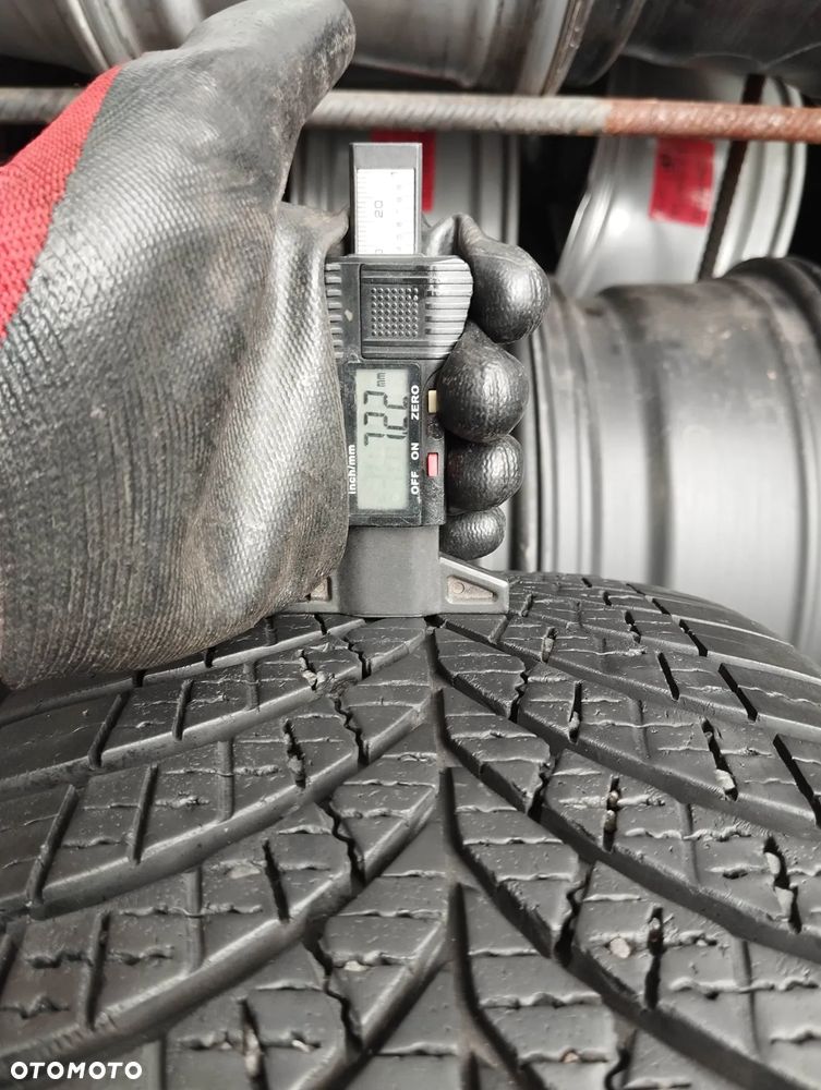 Goodyear Vector 4Seasons Cargo 235 65 16C 115 R 2szt - 3