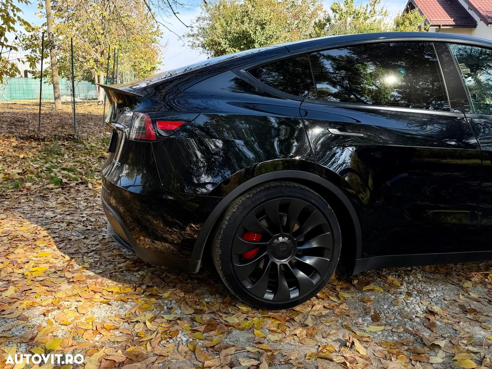 Tesla Model Y Performance - 6