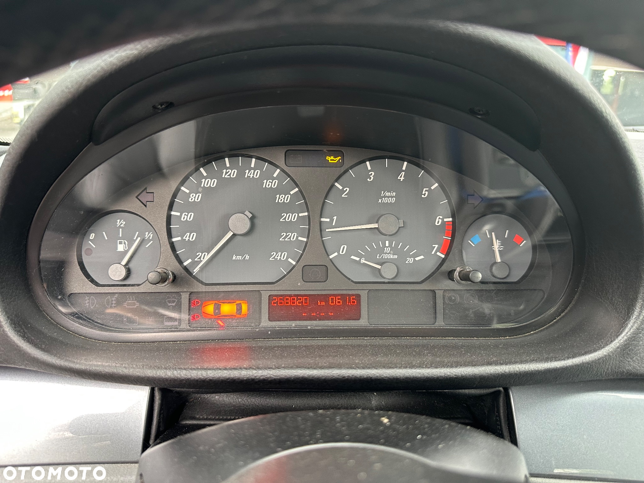 BMW Seria 3 323i - 10