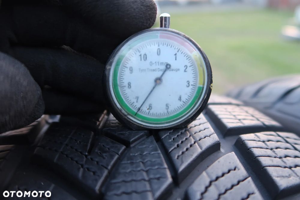 215/55R18 Goodyear UltraGrip Performance opony zimowe - 4