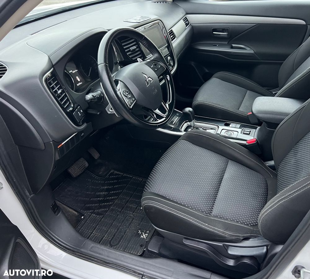 Mitsubishi Outlander - 6