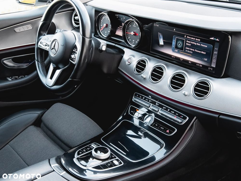 Mercedes-Benz Klasa E 200 d 9G-TRONIC - 18