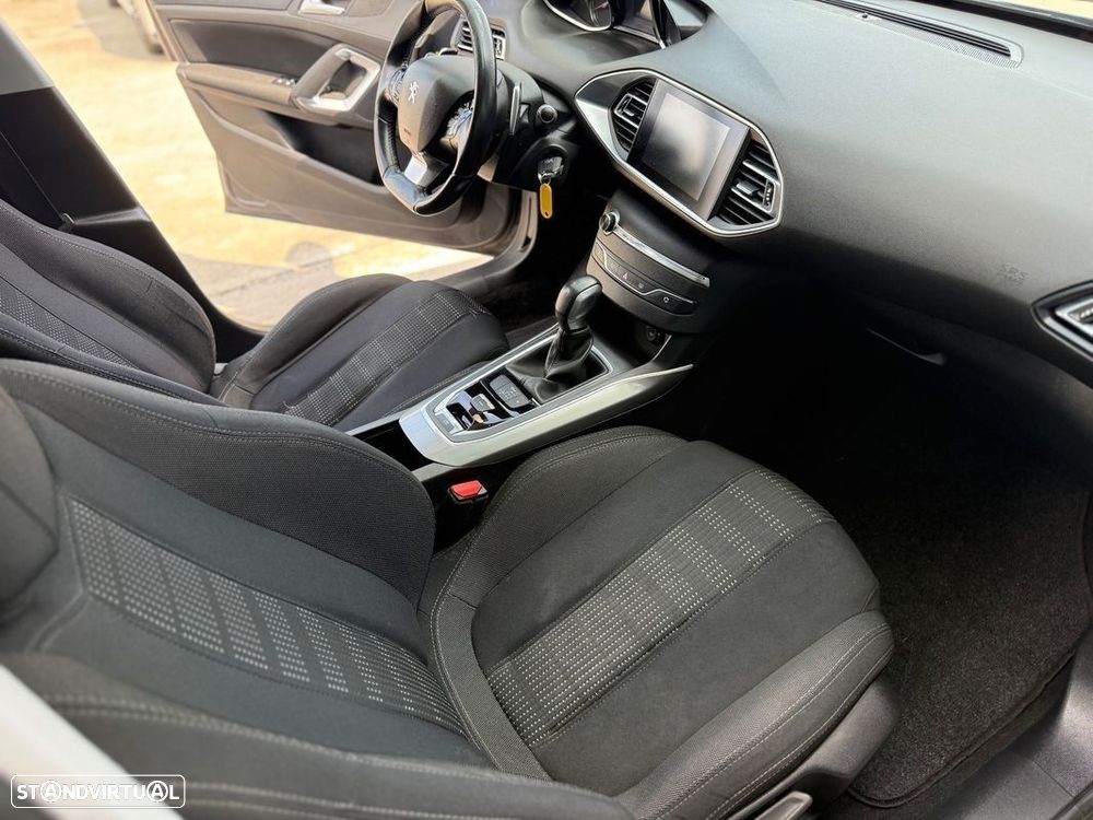 Peugeot 308 SW 1.6 BlueHDi Allure J17 EAT6 - 29