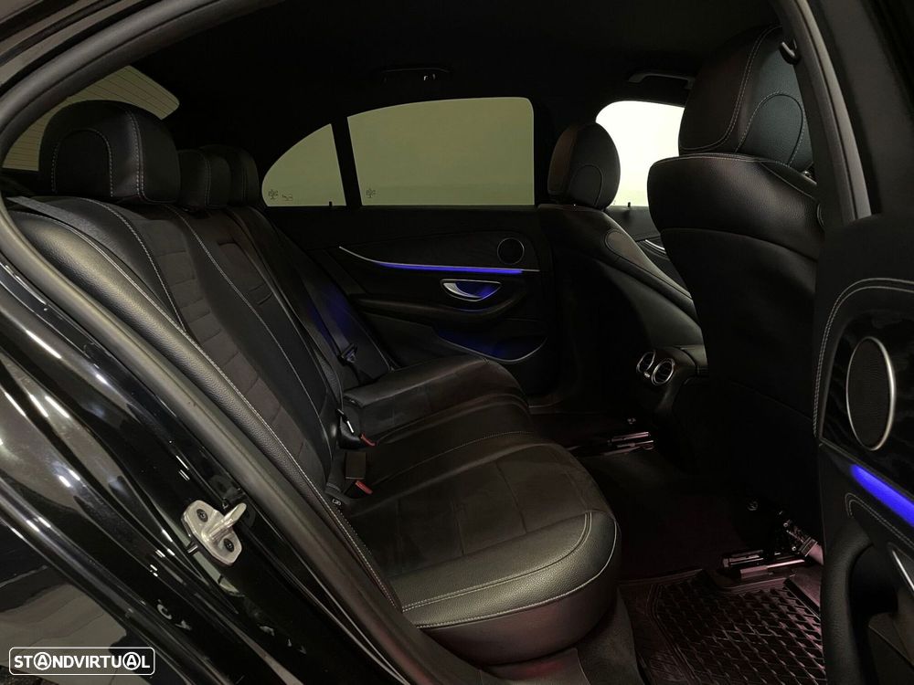 Mercedes-Benz E 300 de AMG Line - 19