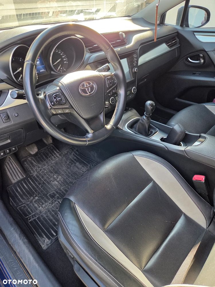 Toyota Avensis 2.0 D-4D Prestige - 4