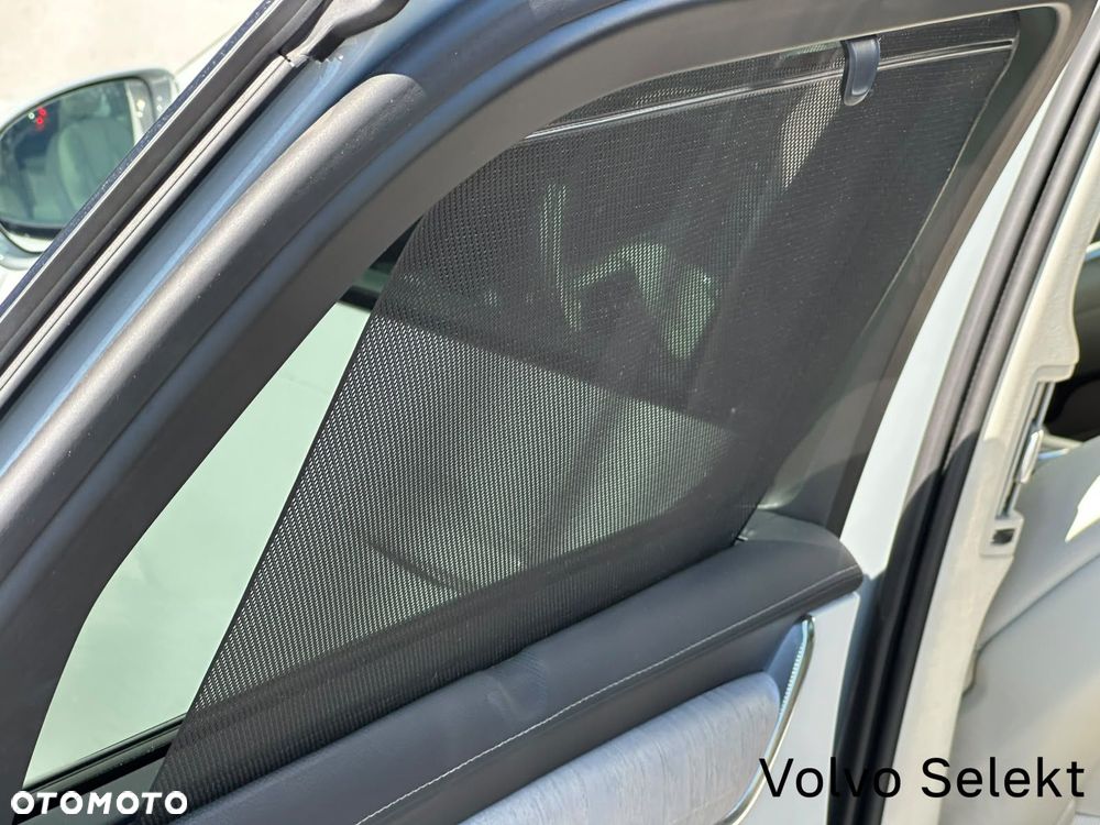 Volvo V90 Cross Country - 34