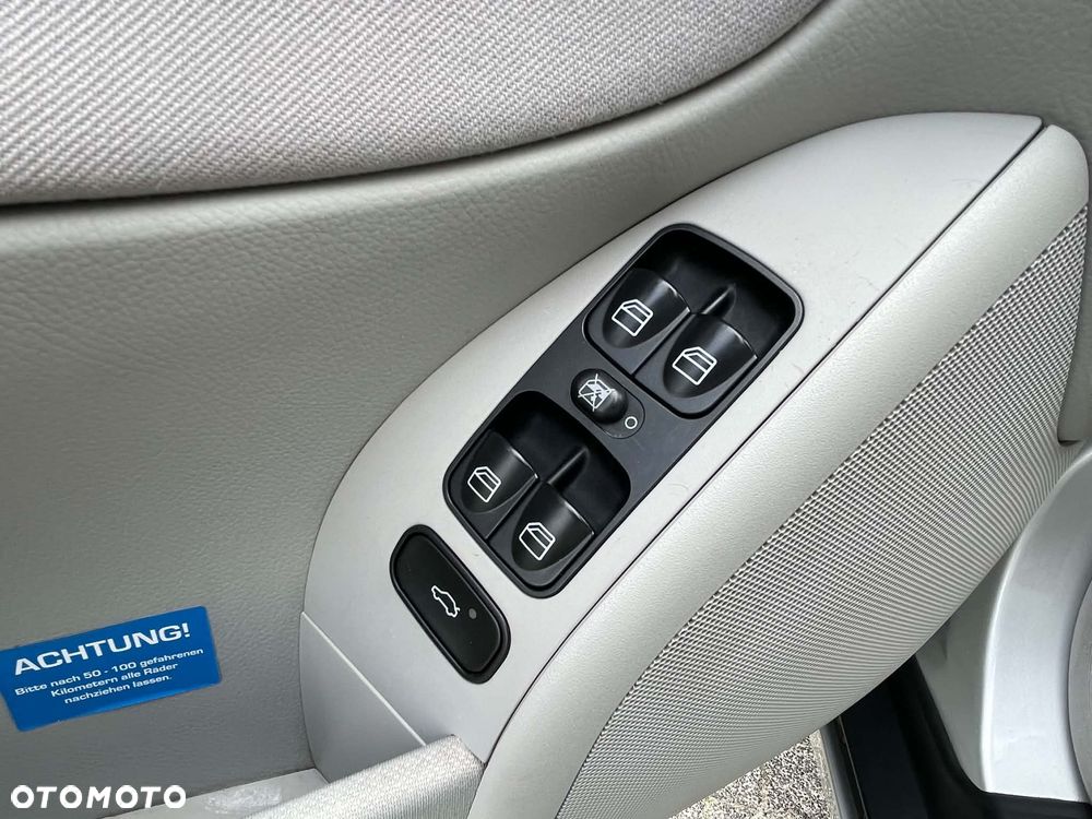 Mercedes-Benz Klasa C 180 Kompressor Classic Sport Edition - 36