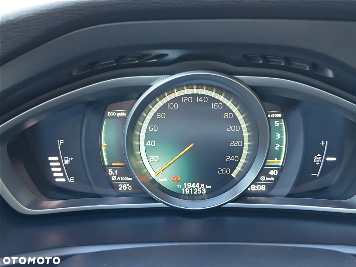 Volvo V40 D2 Drive-E Momentum - 8