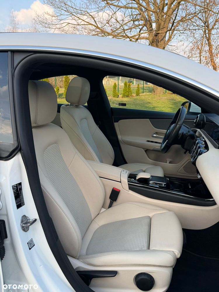 Mercedes-Benz CLA 180 Progressive 7G-DCT - 10
