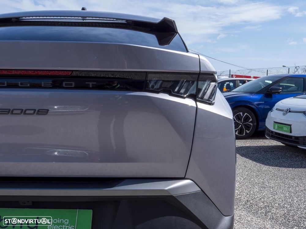 Peugeot E-3008 73 kWh GT - 13