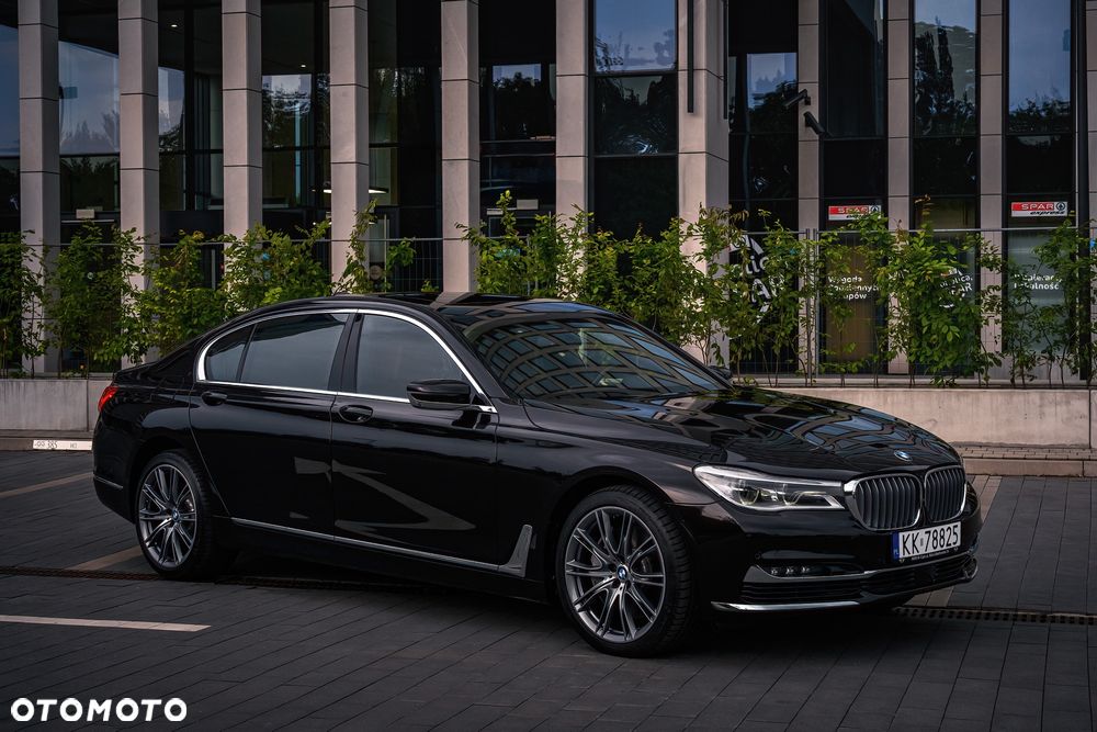 BMW Seria 7 750i - 2