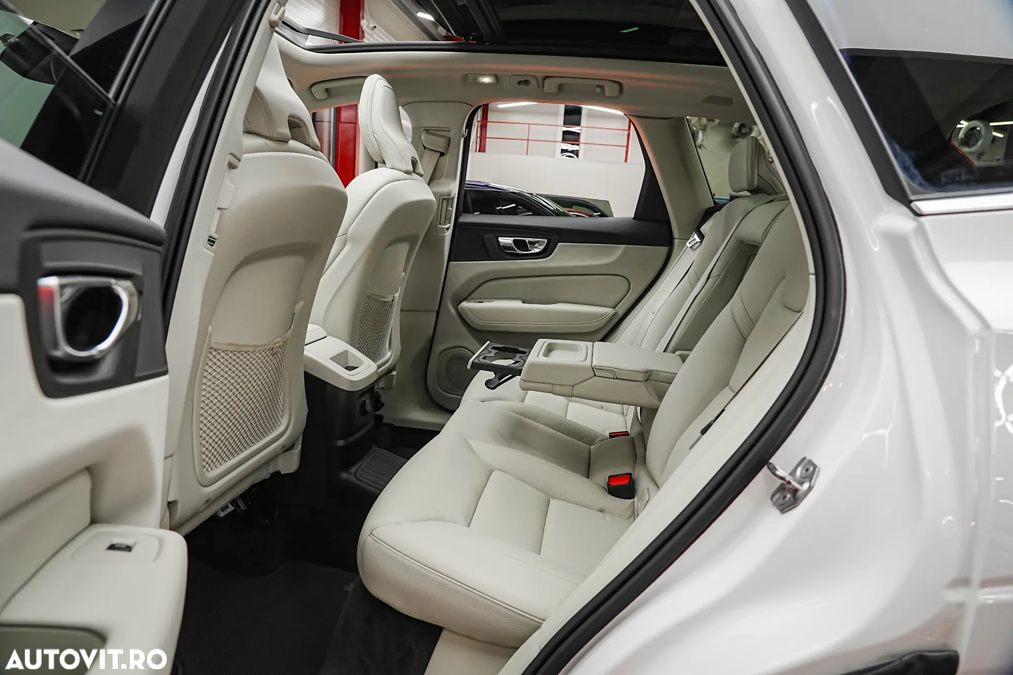Volvo XC 60 Recharge T6 Twin Engine eAWD Inscription Expression - 16