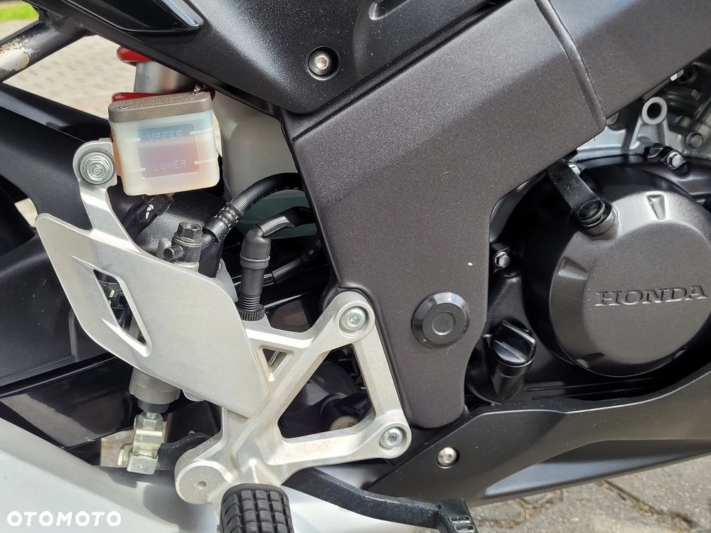 Honda CBR - 15