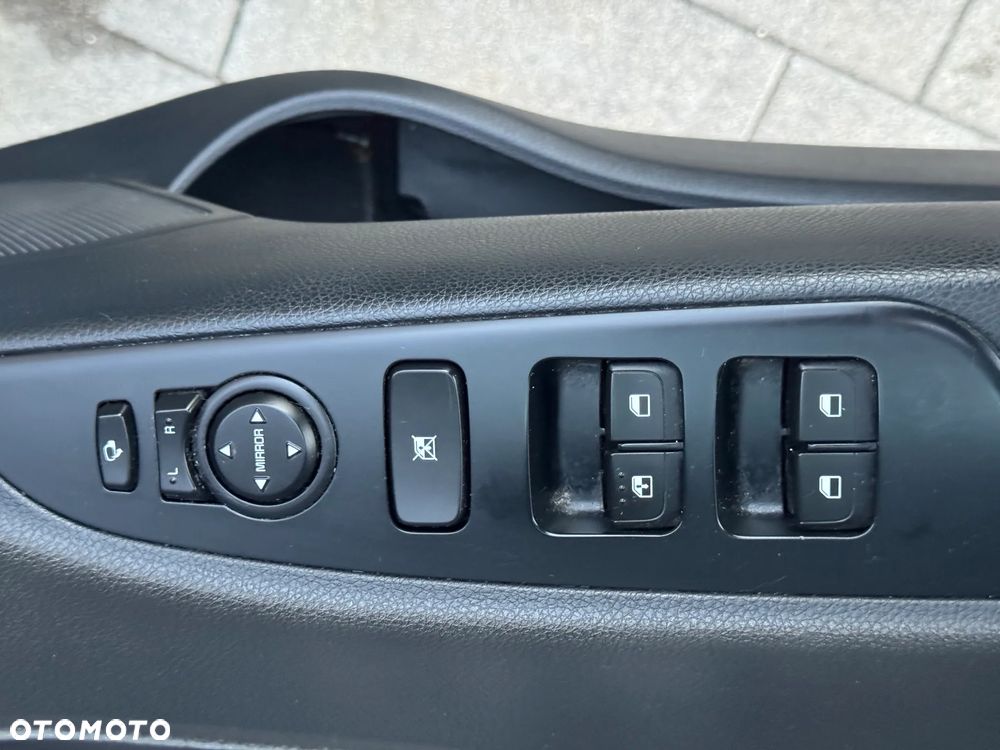 Kia Stonic 1.6 CRDi Platinum Edition - 8