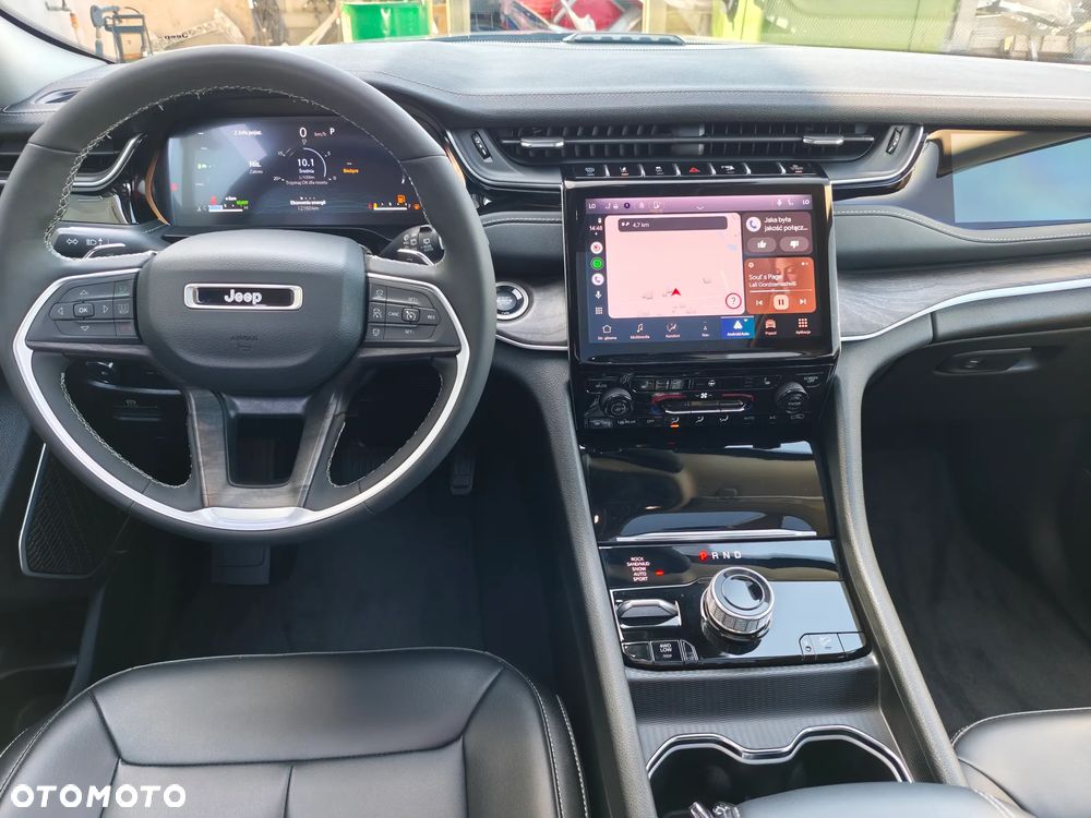 Jeep Grand Cherokee - 11