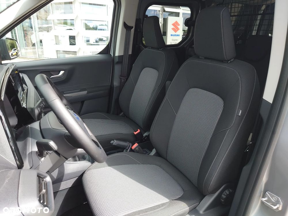 Ford Transit Courier - 10