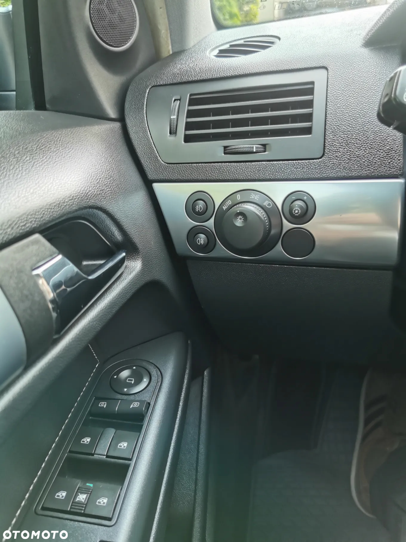 Opel Astra III 1.6 Cosmo - 26