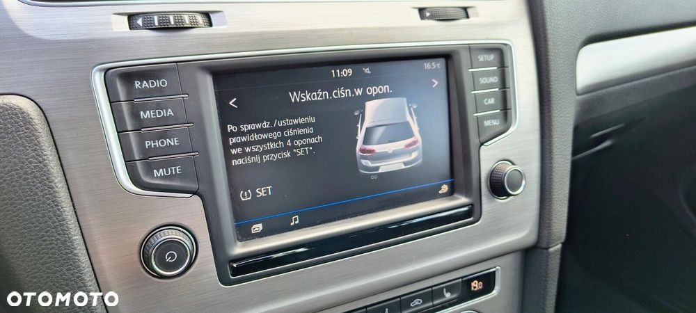 Volkswagen Golf - 24