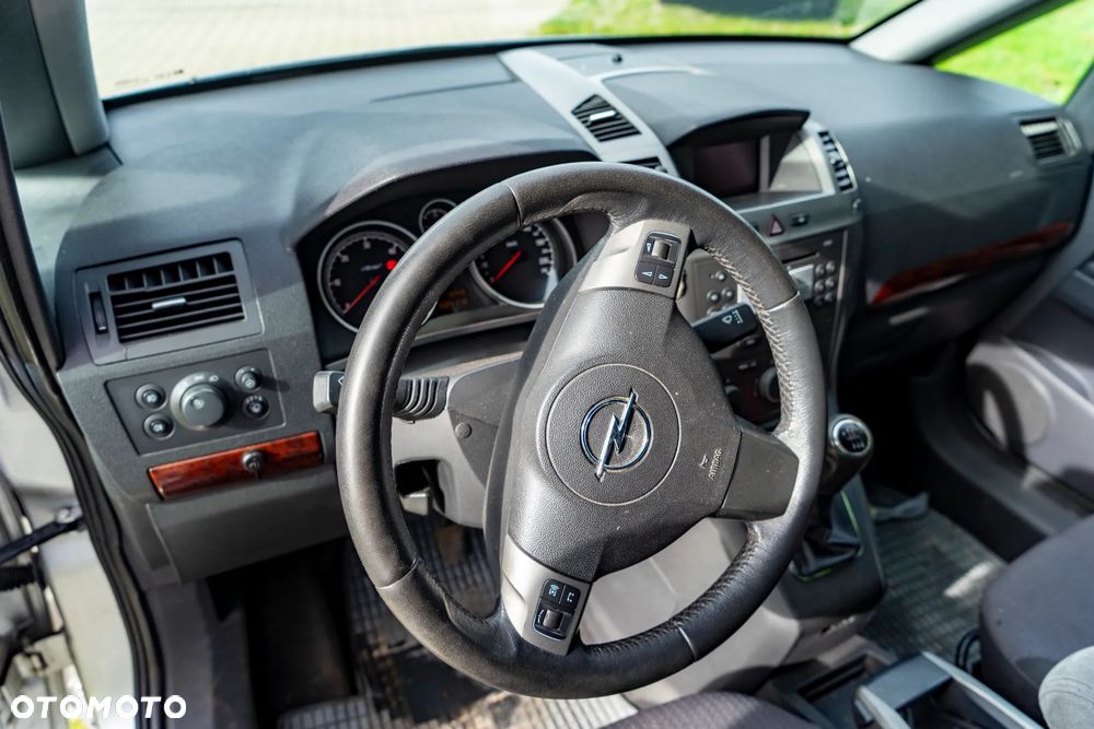 Opel Zafira - 18