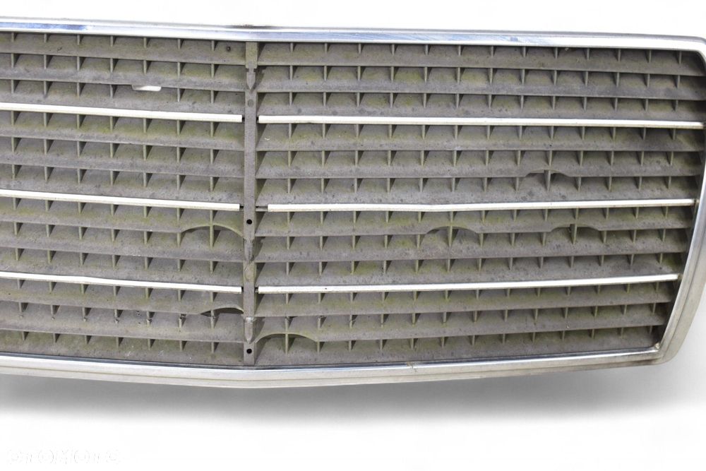 Grill Atrapa Chłodnicy MERCEDES W124 1990r. - 2