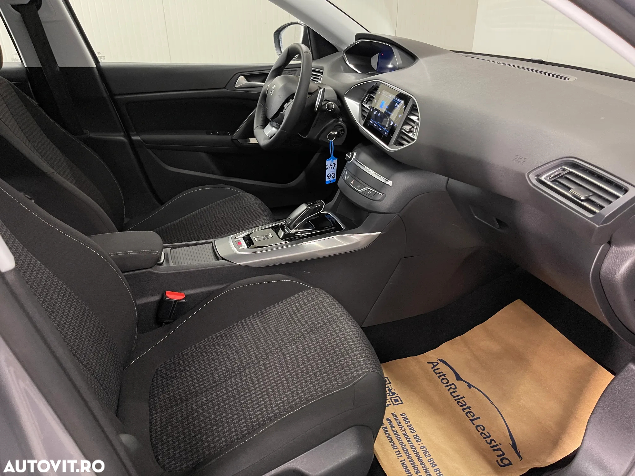 Peugeot 308 SW BlueHDi 130 EAT8 Allure - 10