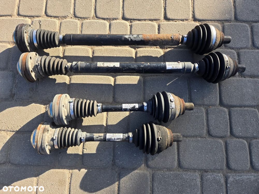 AUDI SEAT SKODA VW  PÓŁOŚ PRAWA LEWA - 1