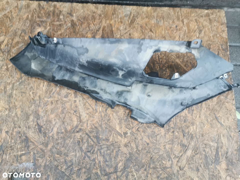 Podłoga P  PIAGGIO MP3 400 500 - 5