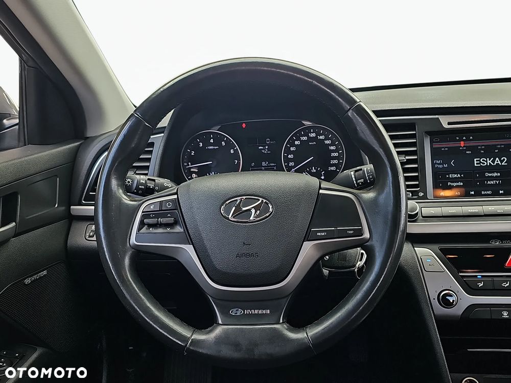 Hyundai Elantra 1.6 Comfort - 26