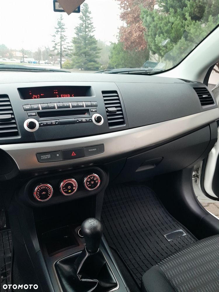 Mitsubishi Lancer 1.6 Invite - 14