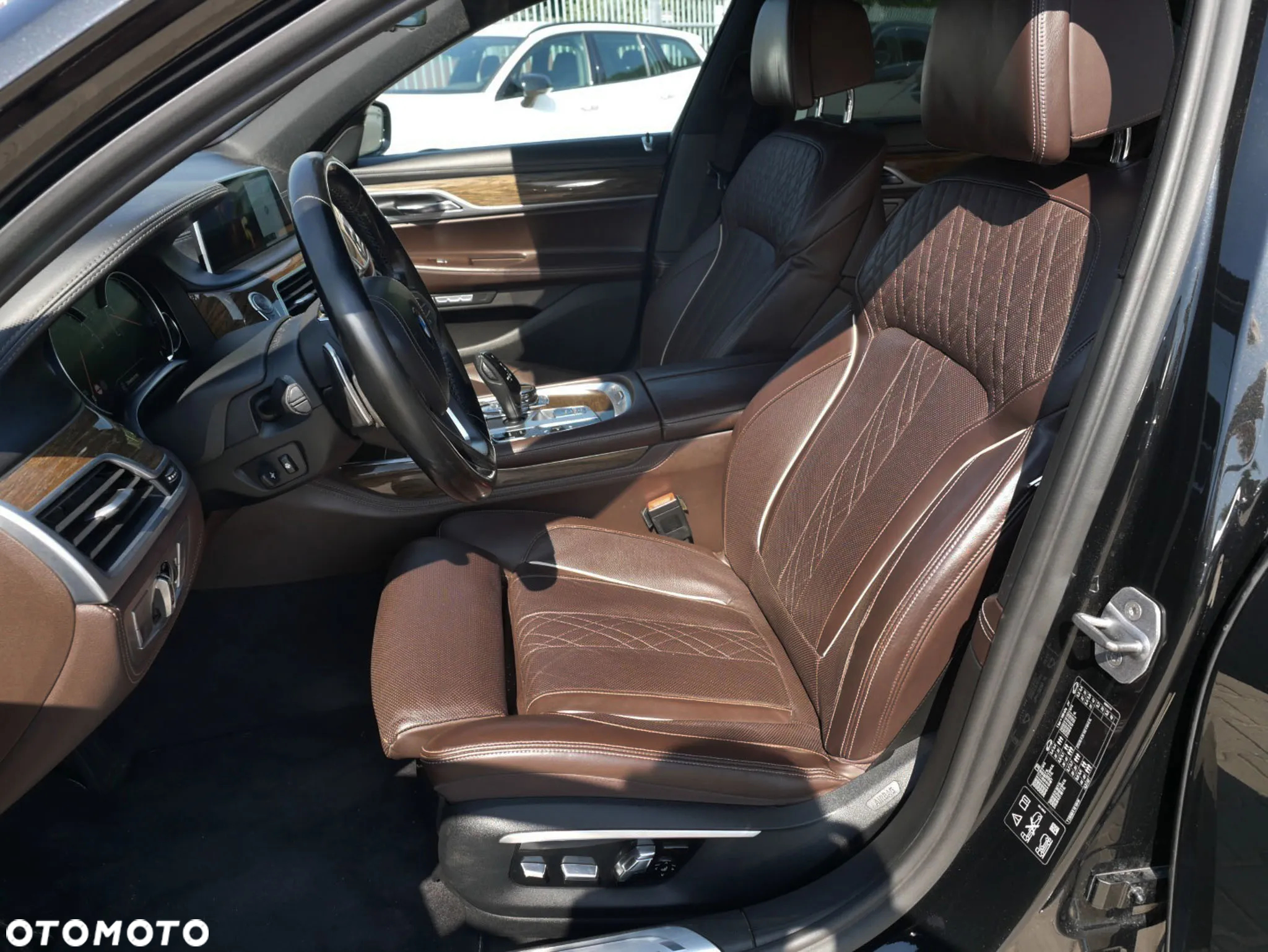 BMW Seria 7 740d xDrive - 14