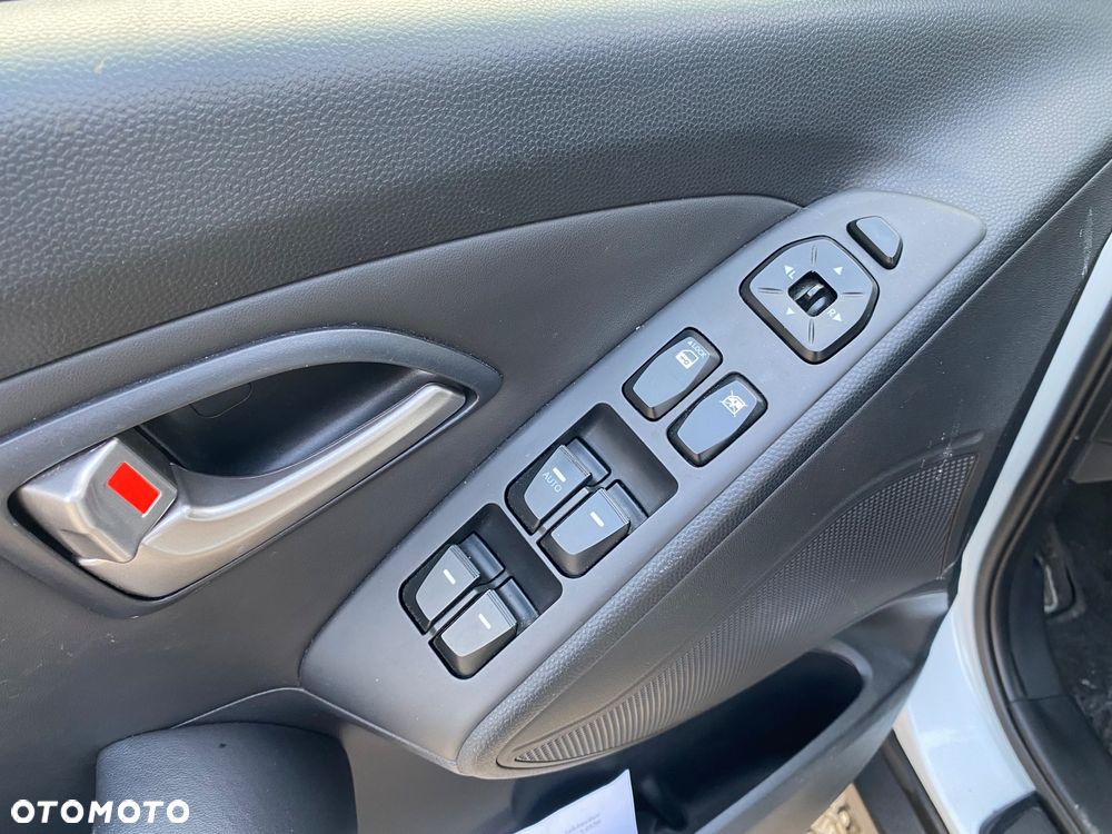 Hyundai ix35 2.0 Premium 2WD - 21