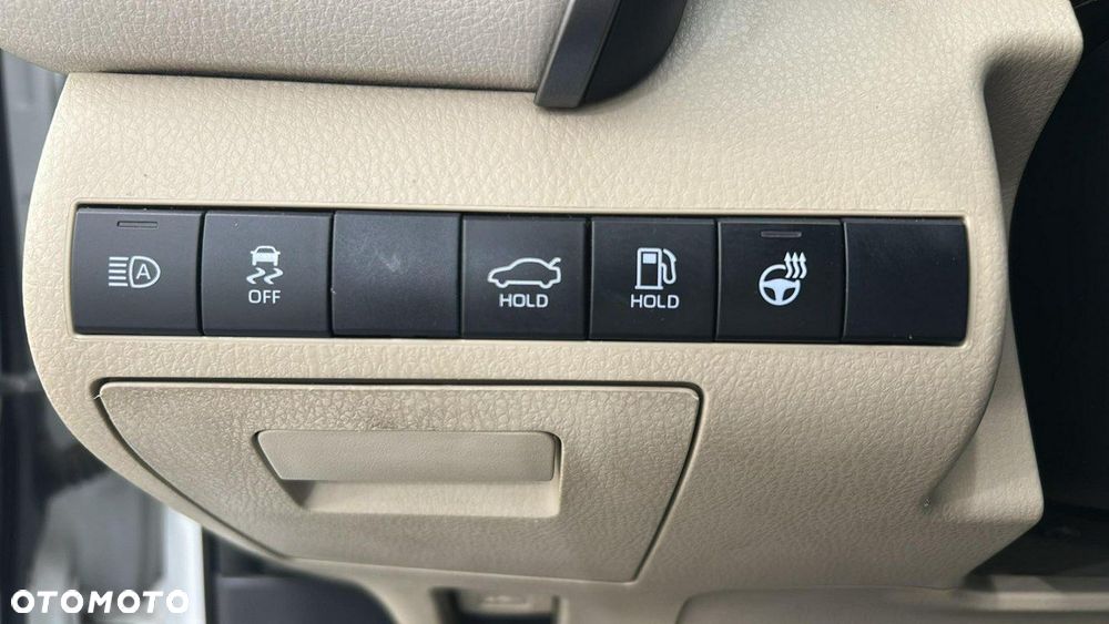 Toyota Camry - 26