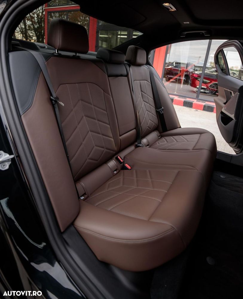 BMW Seria 5 520i AT MHEV - 14