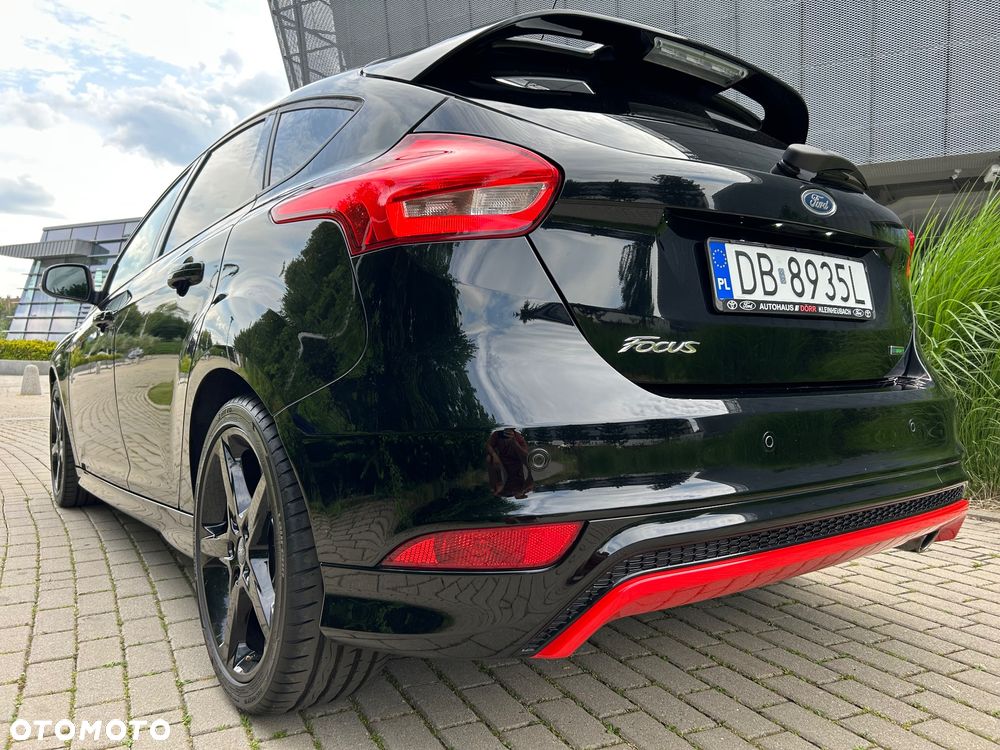 Ford Focus Turnier 1.5 EcoBoost Start-Stopp-System ST-Line - 33