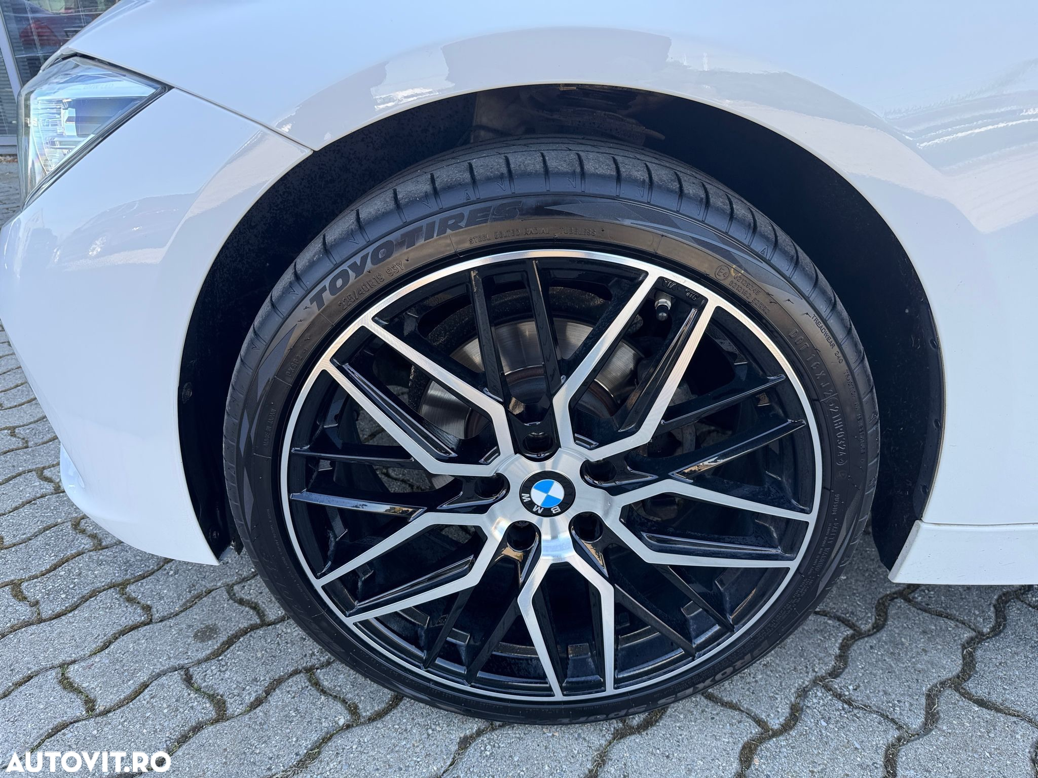 BMW Seria 3 318i Aut. Edition Luxury Line Purity - 32