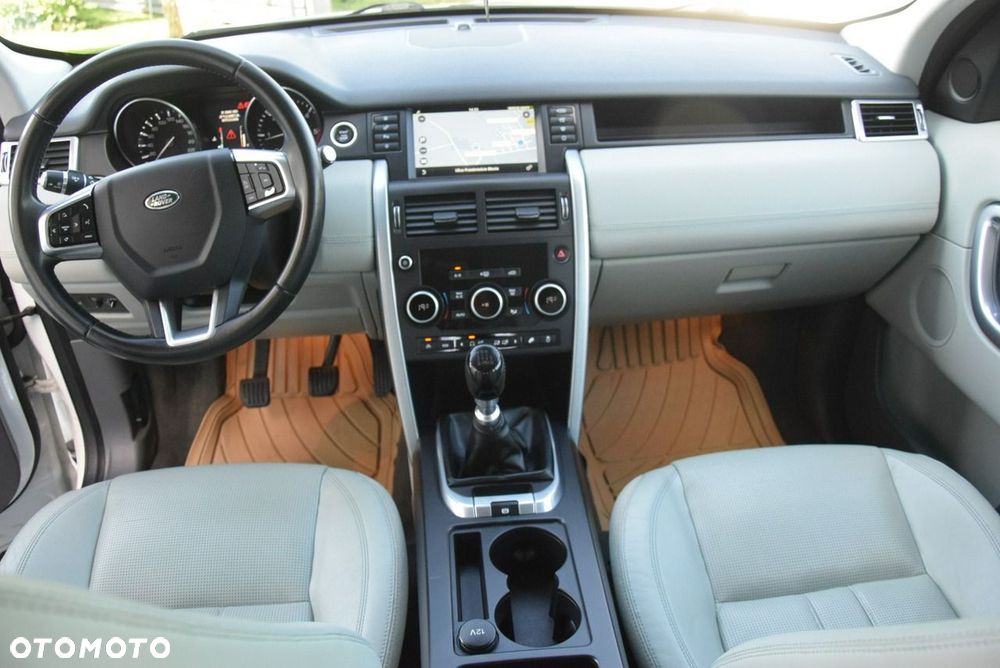 Land Rover Discovery Sport 2.0 TD4 SE - 27