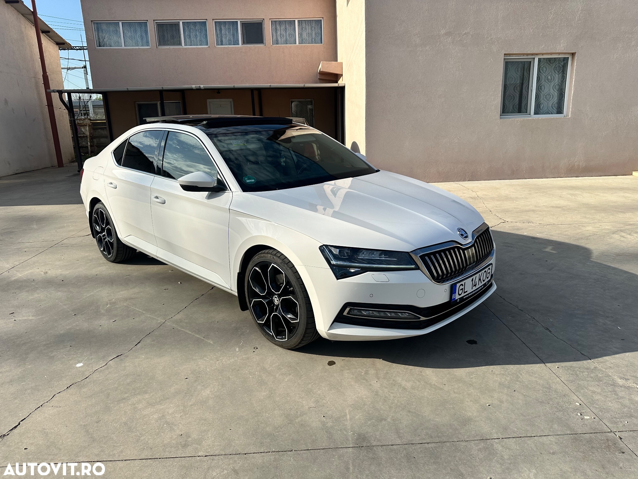 Skoda Superb 2.0 TDI SportLine - 2