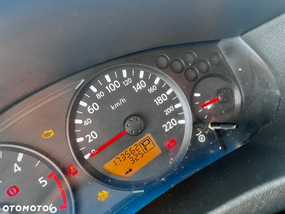 Nissan NAVARA - 4