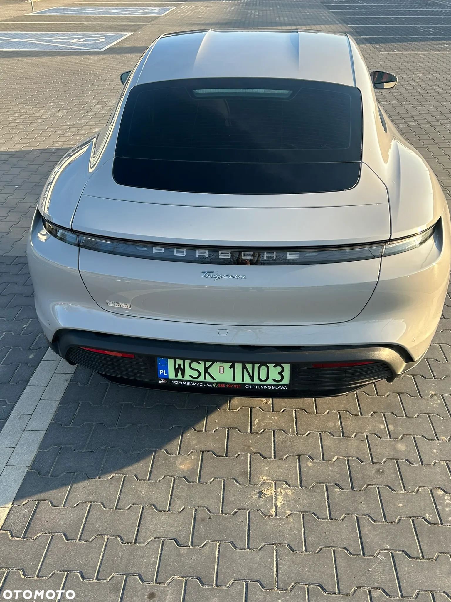 Porsche Taycan Performance Plus - 26