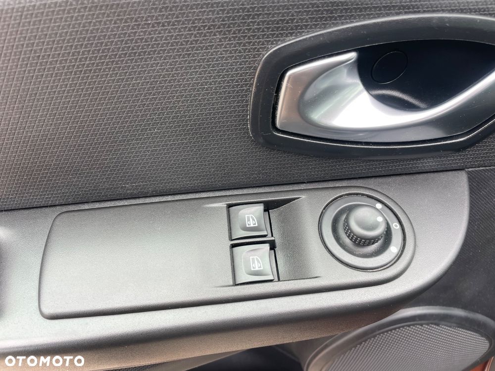 Renault Clio 1.2 TCe Expression EDC - 19