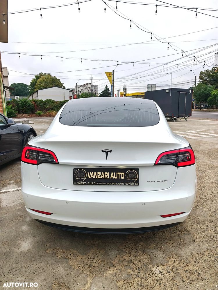 Tesla Model 3 - 5