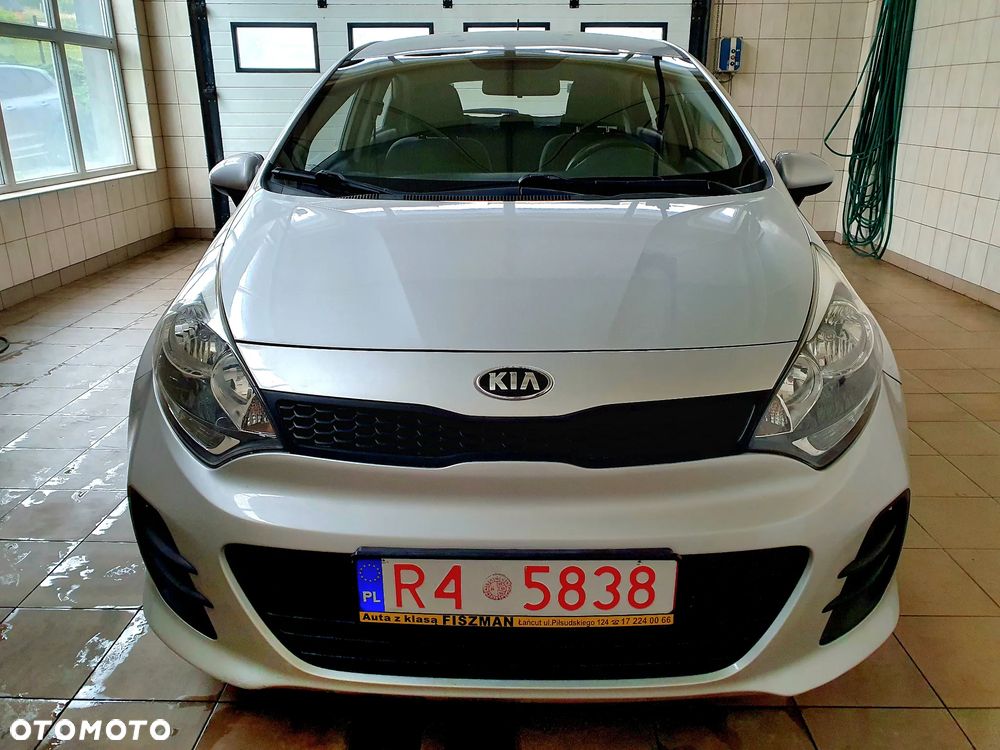 Kia Rio 1.2 L - 5