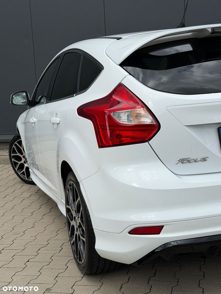 Ford Focus 1.0 EcoBoost ST-Line Black ASS - 33