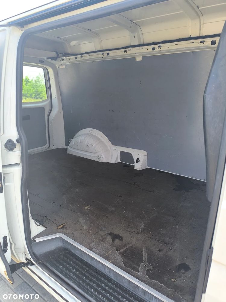 Volkswagen T5 - 11
