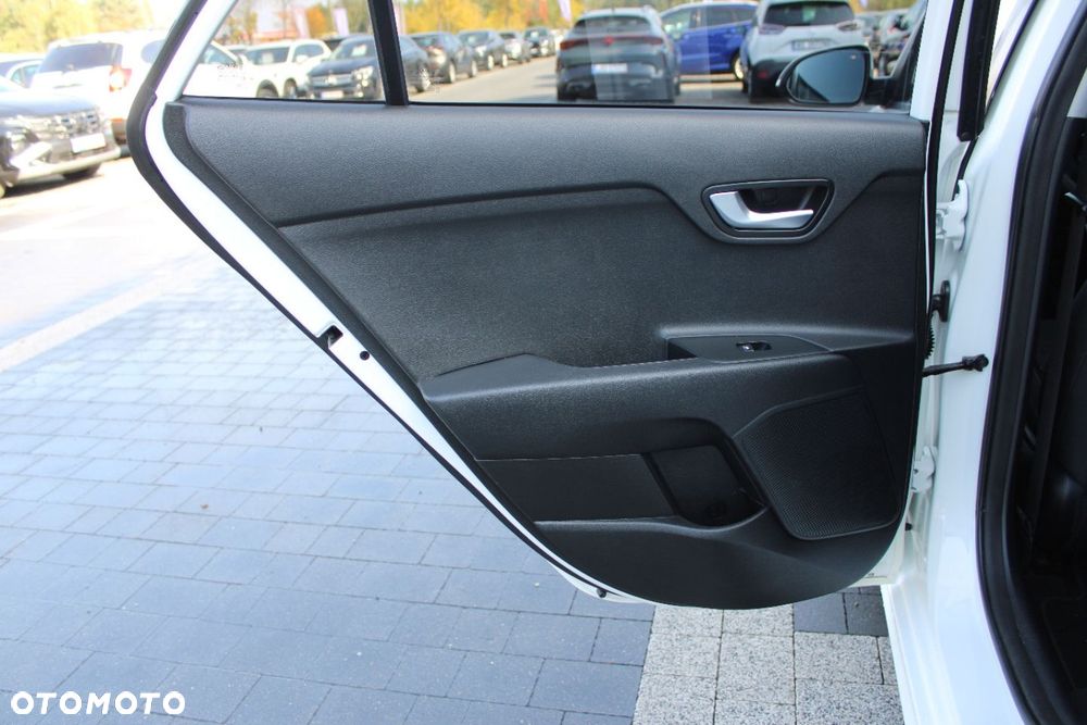 Kia Rio - 23