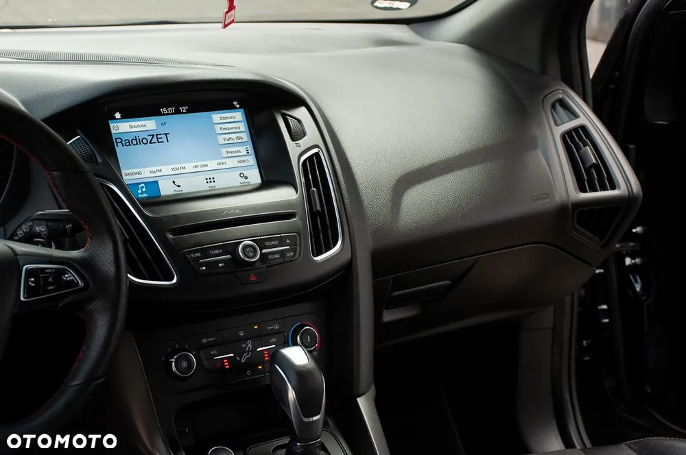 Ford Focus 1.5 EcoBoost Titanium - 15